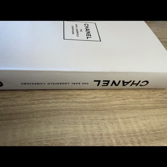 Chanel The Karl Lagerfeld Campaigns - Picture 5 of 5